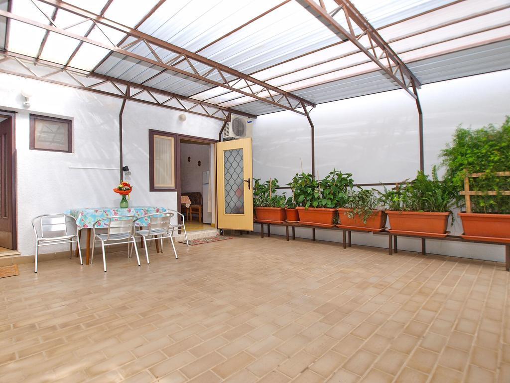 Apartments Branko 1348 プーラ エクステリア 写真